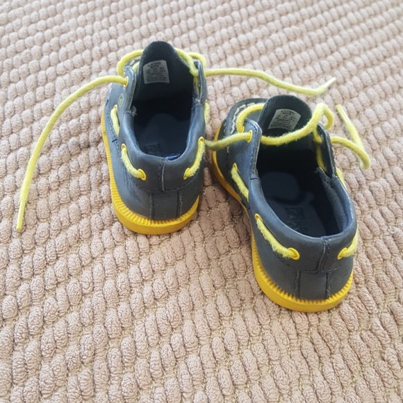 Sperry Top Siders Boat Shoes Toddler 4M - Picture 3 of 8